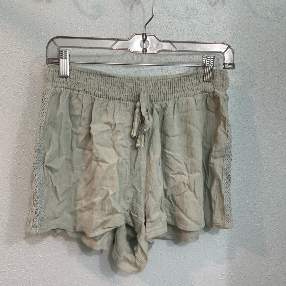Comfy mint green shorts
